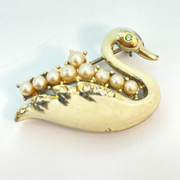 Vintage Coro Swan Brooch | Enamel Paint Rhinestone  Pearl Inlay Bird Pin Jewelry - Picture 3 of 13